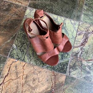 Jessica Simpson stiletto